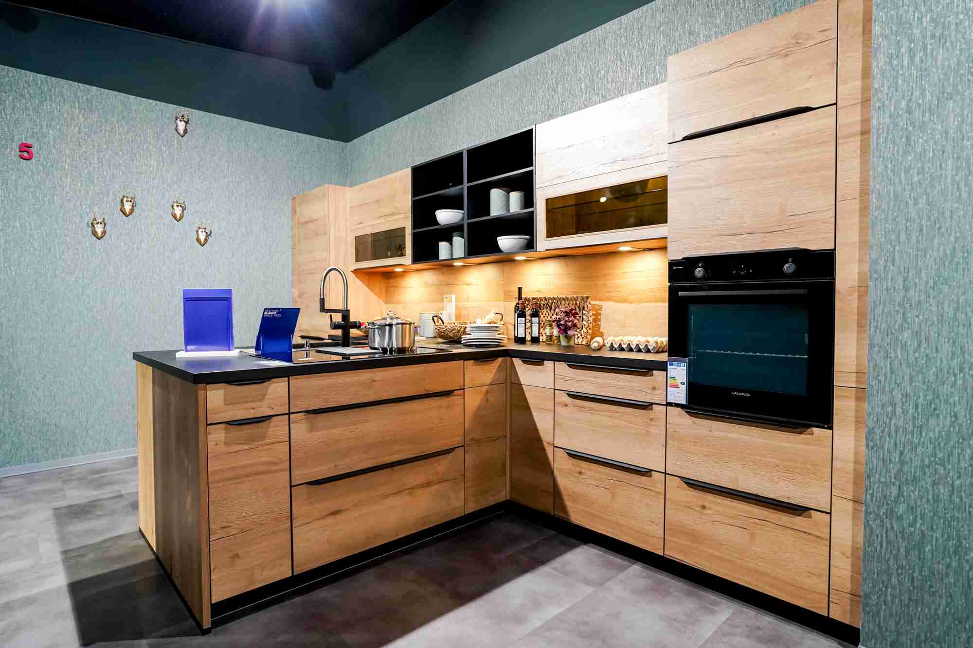 moderne-kueche-l-form-eiche-holz